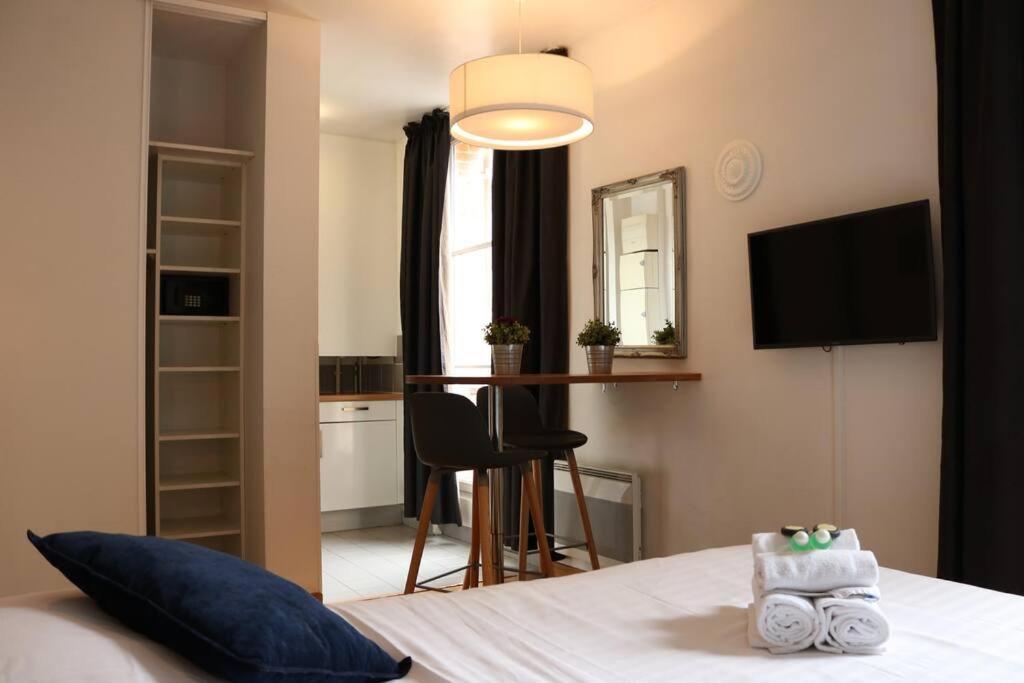 405 - Sejour Romantique Dans Un Studio De Paris 5 - Flat-Guest Exterior foto